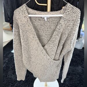 10 Crosby Derek Lam V-Neck Beige Sweater